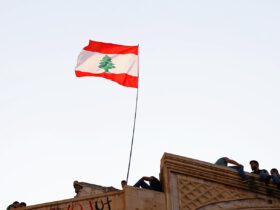 flag of us a on top of building